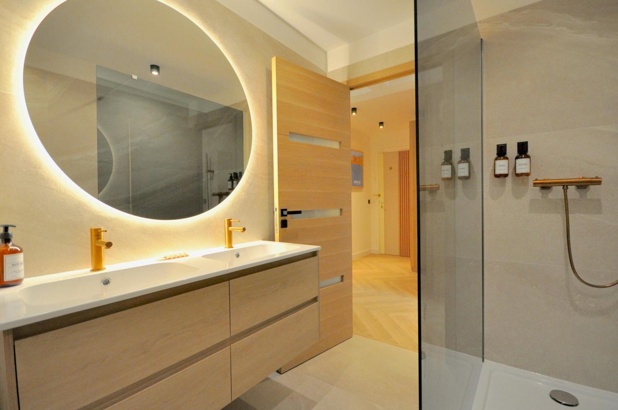 Monaco # Menton - 6 Persons - 2 Bedrooms - Full Renovated - Private Parking - Hypercenter - Clim - Beach And Sun Exterior foto