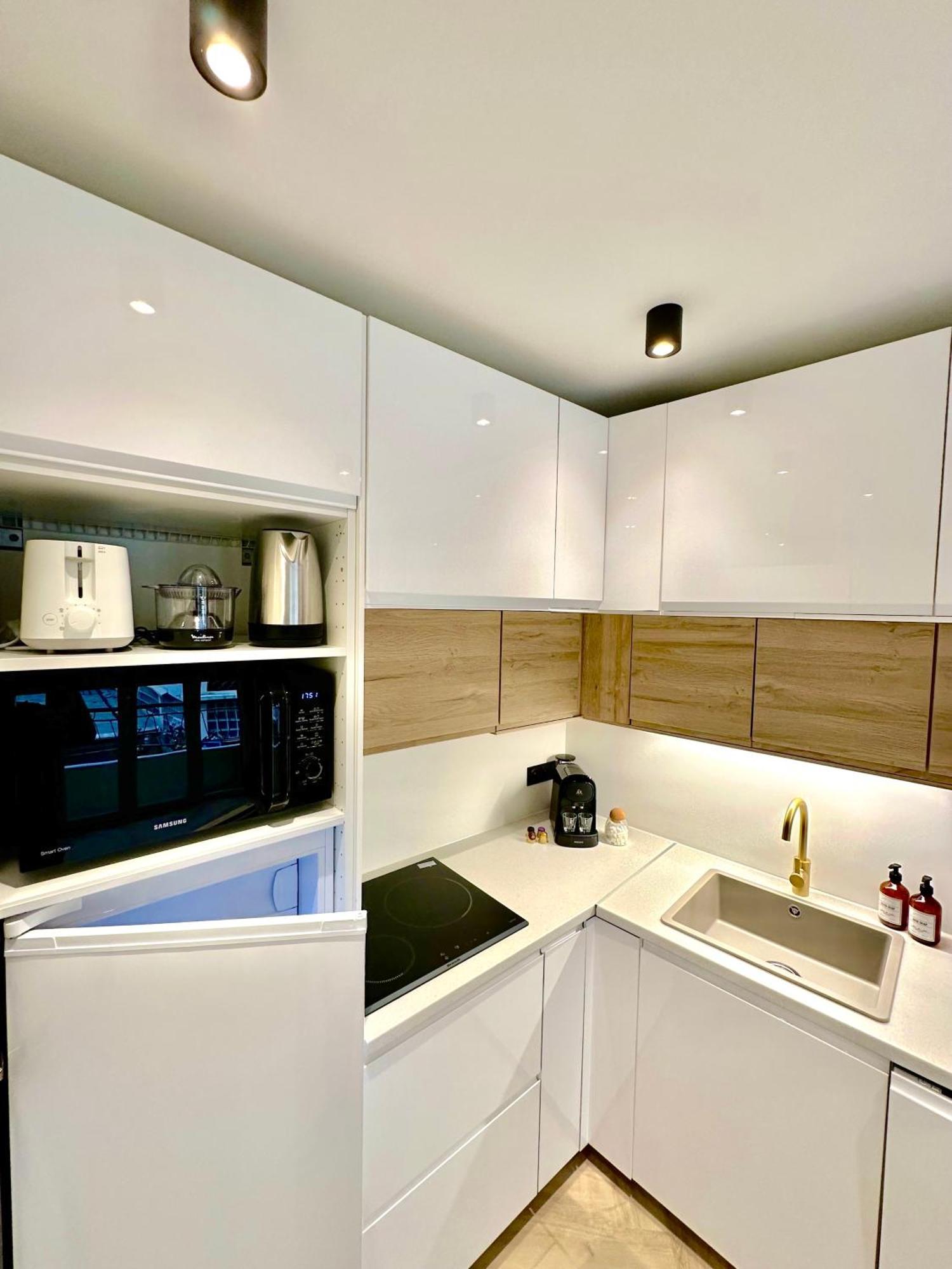 Monaco # Menton - 6 Persons - 2 Bedrooms - Full Renovated - Private Parking - Hypercenter - Clim - Beach And Sun Exterior foto